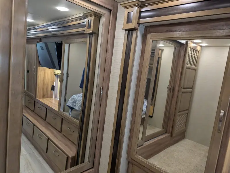 2019 Jayco Embark 37MB photo 202