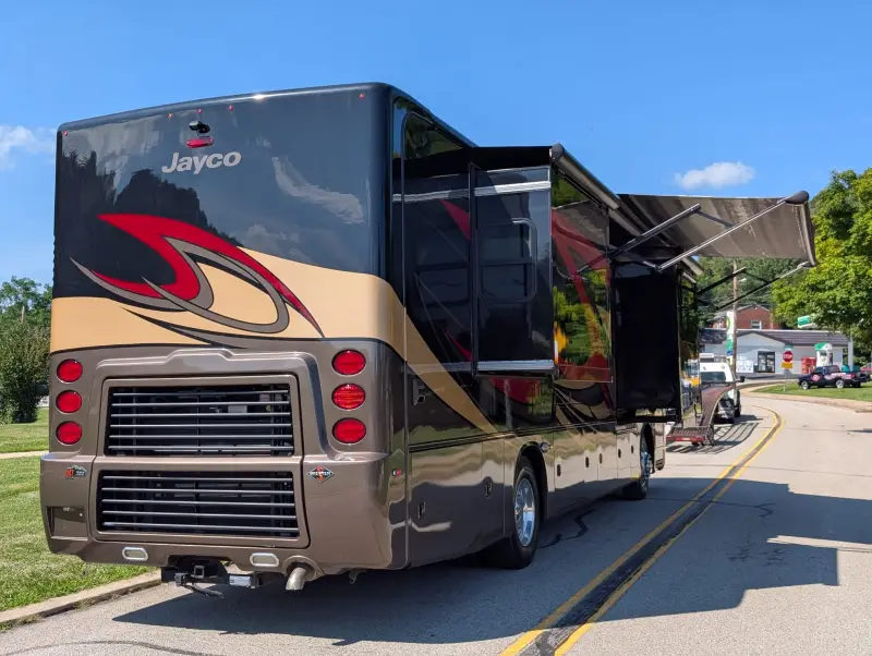 2019 Jayco Embark 37MB photo 19