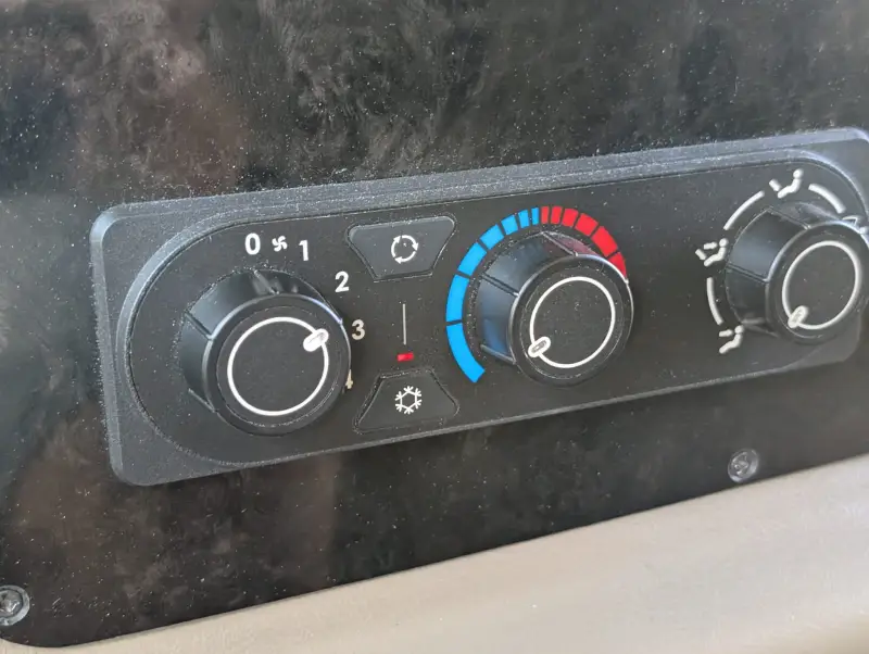 2019 Jayco Embark 37MB photo 122