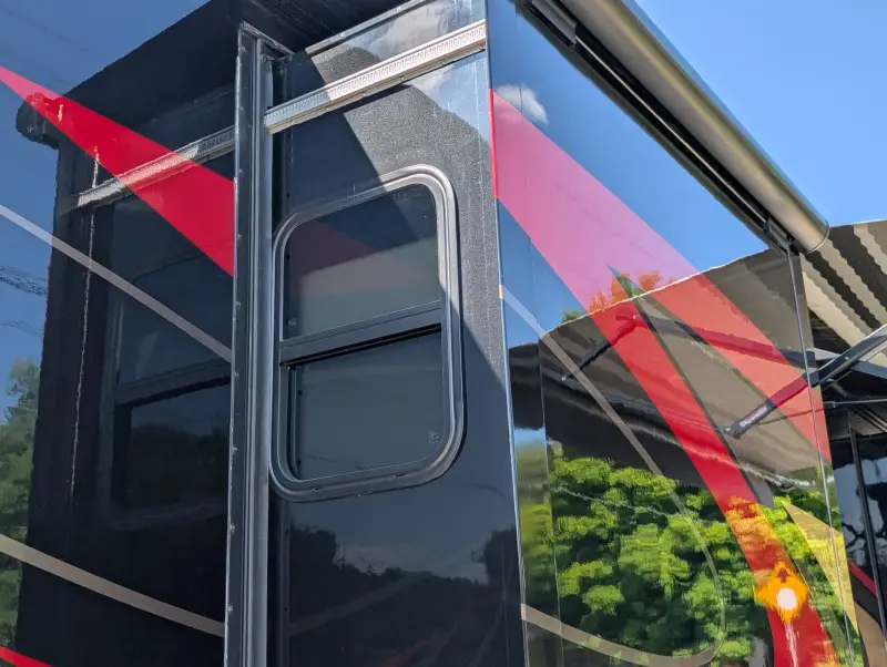 2019 Jayco Embark 37MB photo 39