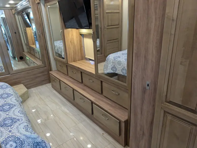 2019 Jayco Embark 37MB photo 200