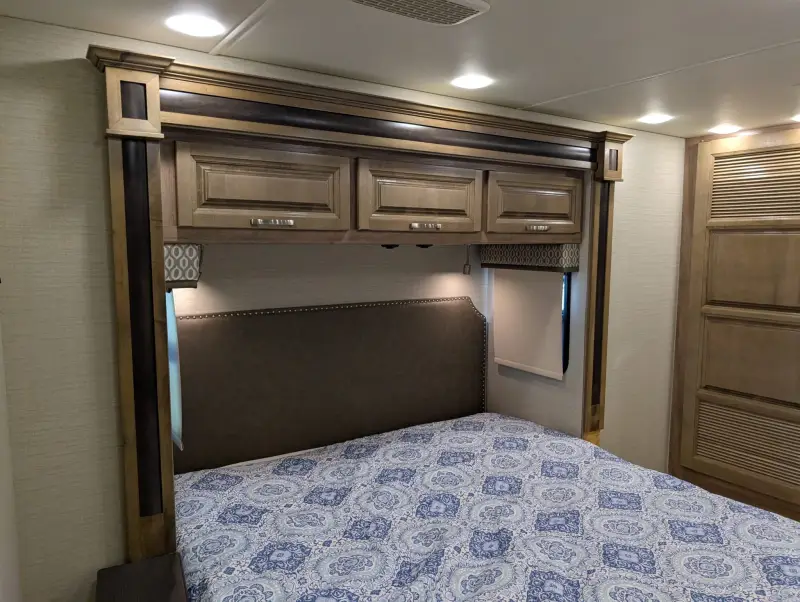 2019 Jayco Embark 37MB photo 193