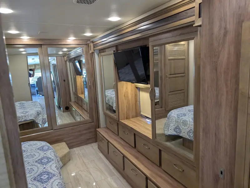 2019 Jayco Embark 37MB photo 199