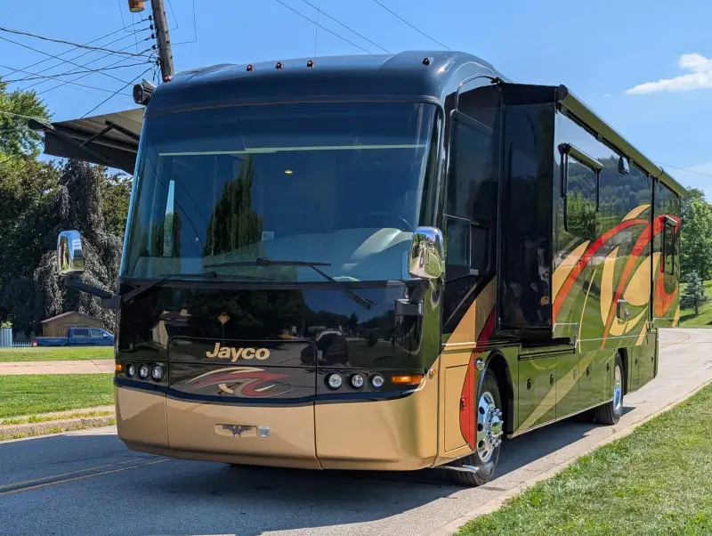 2019 Jayco Embark 37MB photo 3