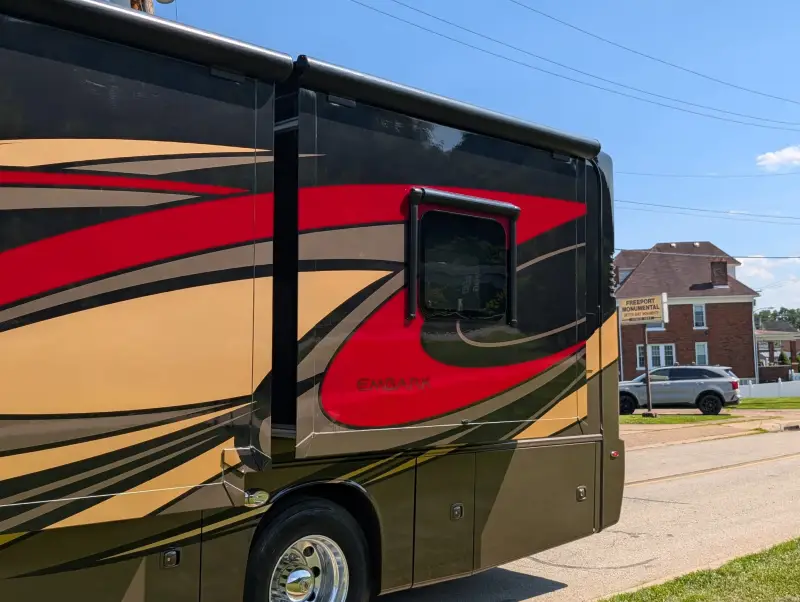 2019 Jayco Embark 37MB photo 33