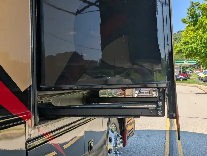 2019 Jayco Embark 37MB photo 55