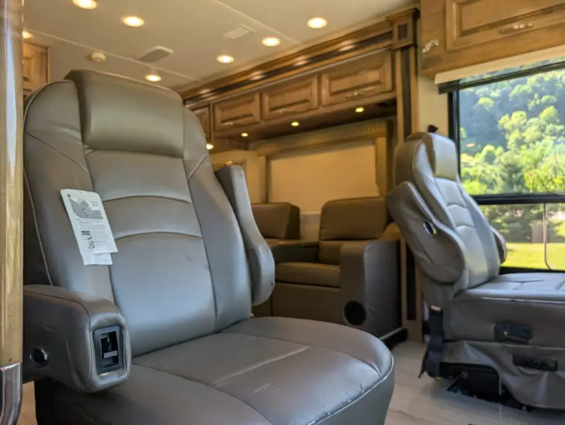 2019 Jayco Embark 37MB photo 108
