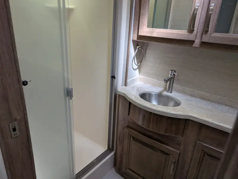 2019 Jayco Embark 37MB photo 218