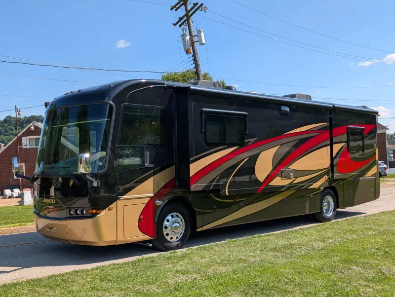 2019 Jayco Embark 37MB photo 1