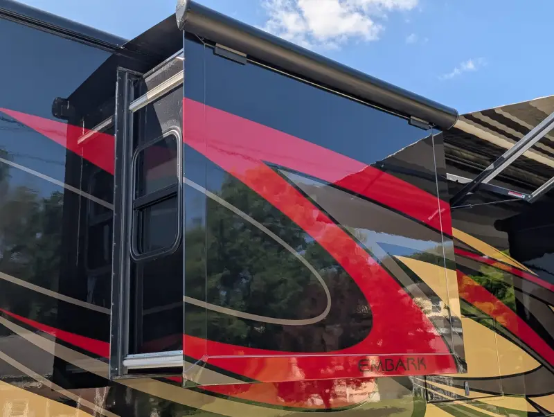 2019 Jayco Embark 37MB photo 41