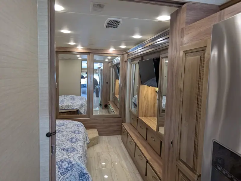 2019 Jayco Embark 37MB photo 189
