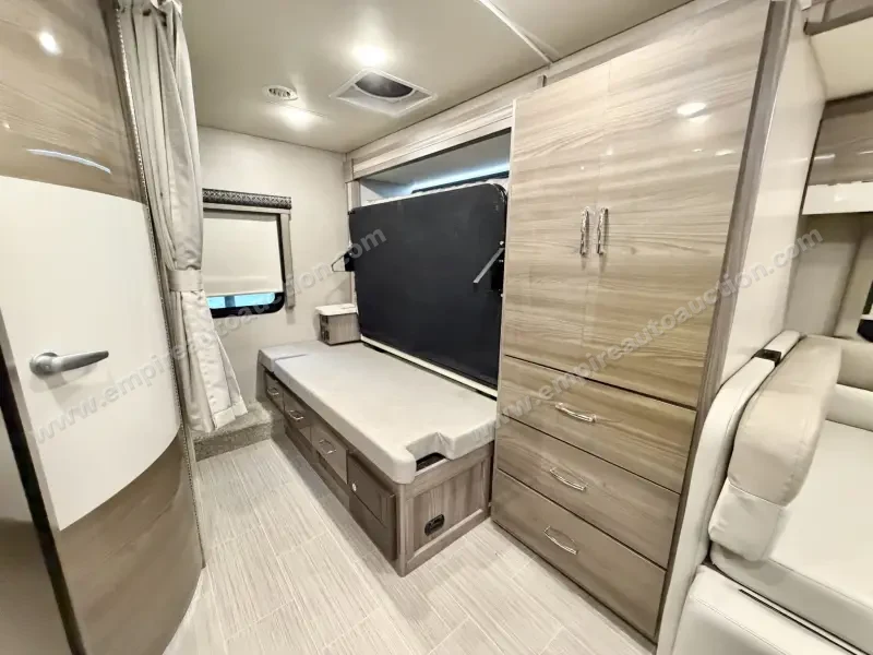 2021 Thor Motor Coach Tiburon 24TT photo 85
