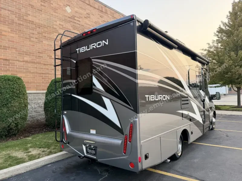 2021 Thor Motor Coach Tiburon 24TT photo 11