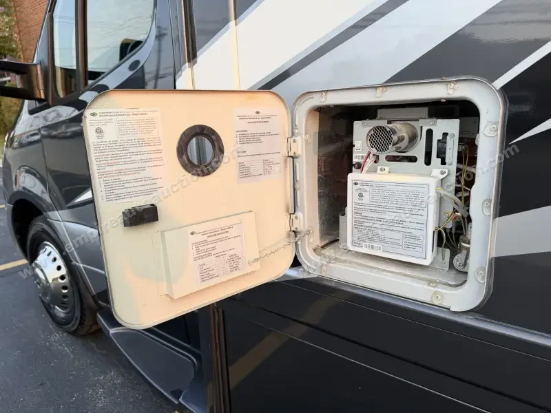 2021 Thor Motor Coach Tiburon 24TT photo 28