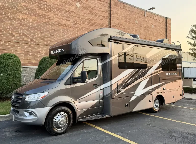 2021 Thor Motor Coach Tiburon 24TT photo 2