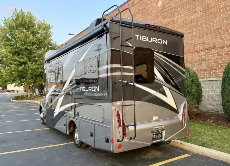 2021 Thor Motor Coach Tiburon 24TT photo 9