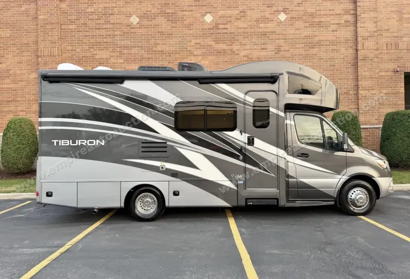 2021 Thor Motor Coach Tiburon 24TT photo 13