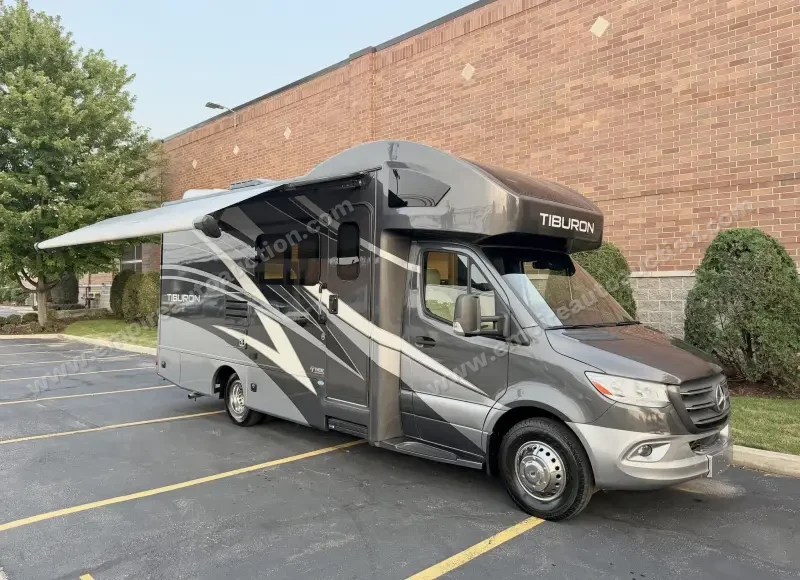 2021 Thor Motor Coach Tiburon 24TT photo 16