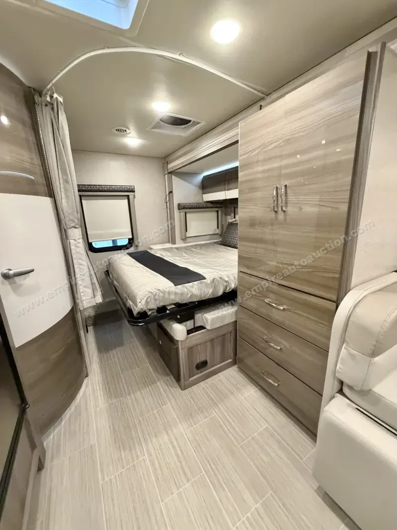 2021 Thor Motor Coach Tiburon 24TT photo 87