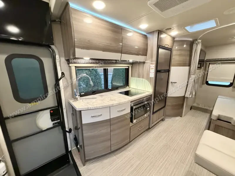 2021 Thor Motor Coach Tiburon 24TT photo 62