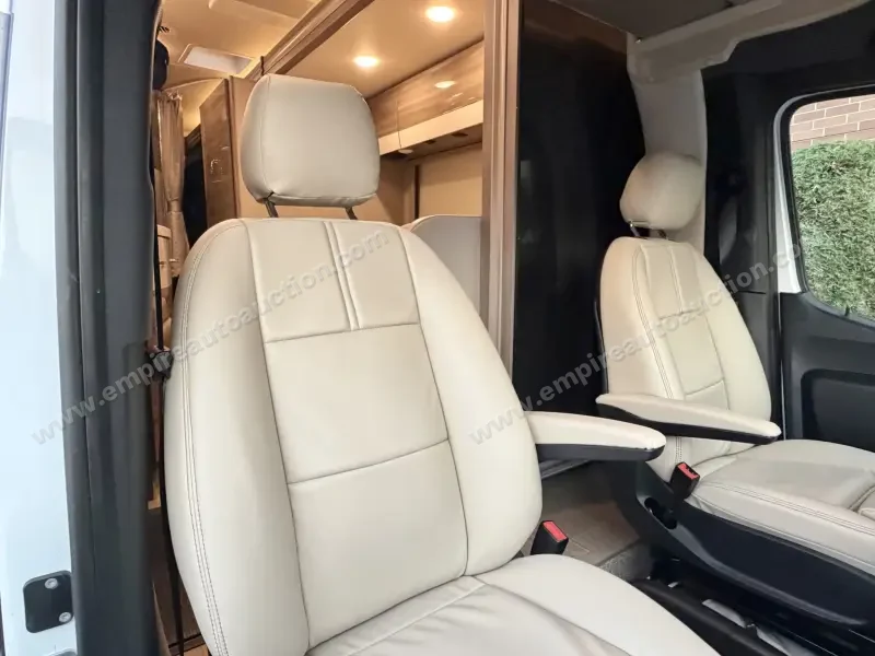 2021 Thor Motor Coach Tiburon 24TT photo 52