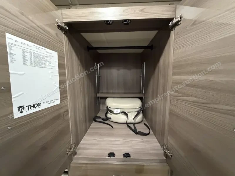 2021 Thor Motor Coach Tiburon 24TT photo 92