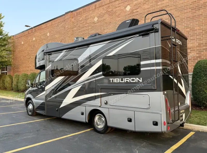 2021 Thor Motor Coach Tiburon 24TT photo 8