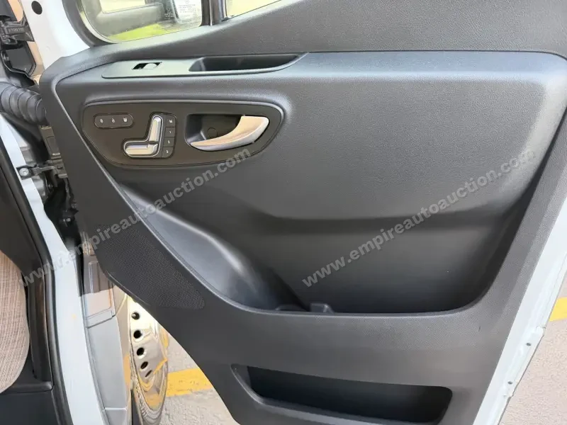 2021 Thor Motor Coach Tiburon 24TT photo 55