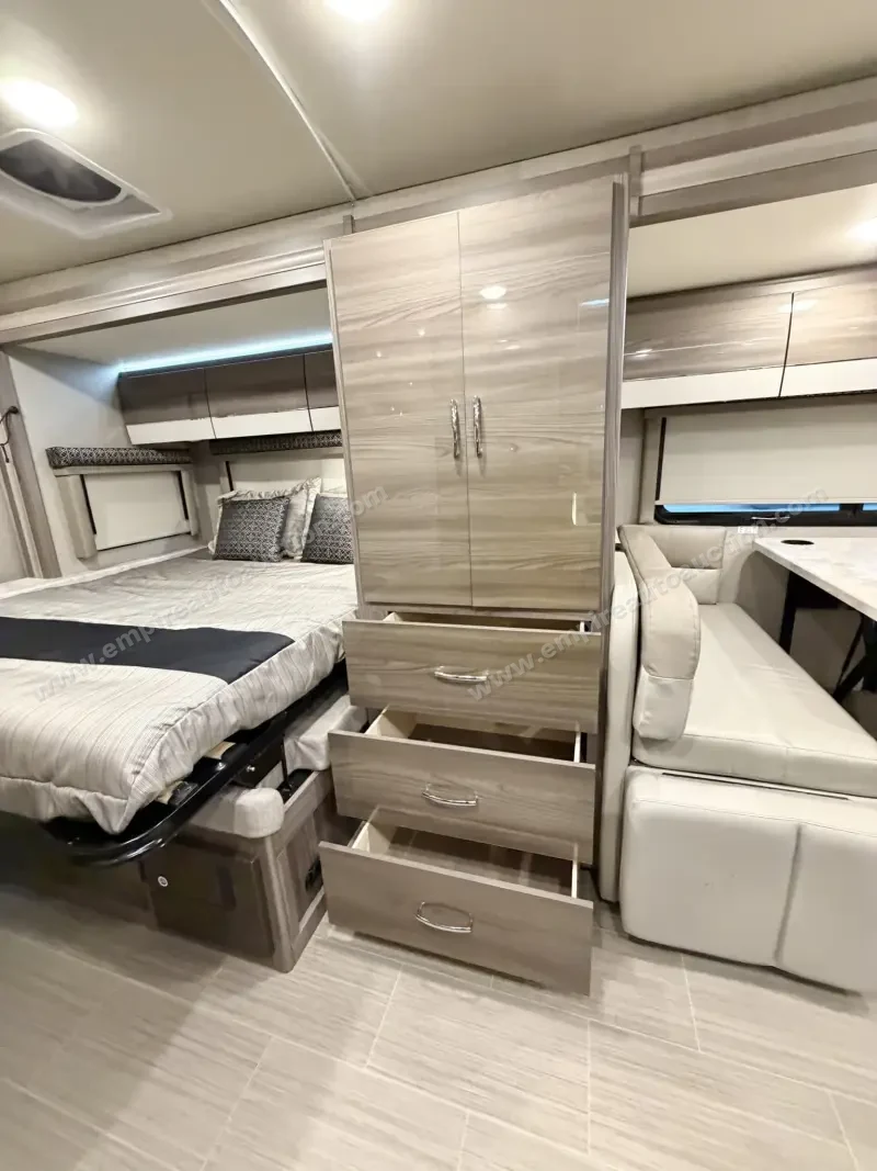 2021 Thor Motor Coach Tiburon 24TT photo 90