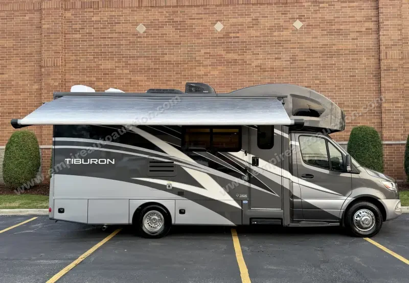 2021 Thor Motor Coach Tiburon 24TT photo 12