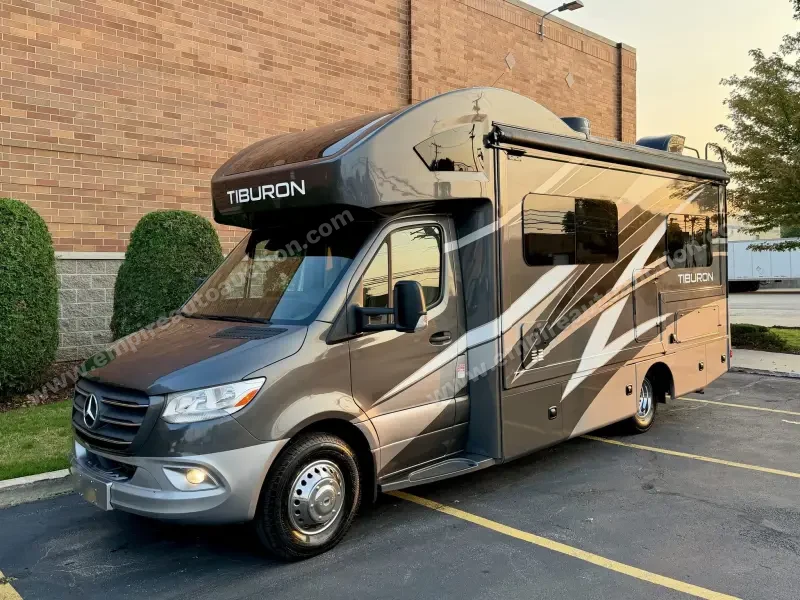 2021 Thor Motor Coach Tiburon 24TT photo 3