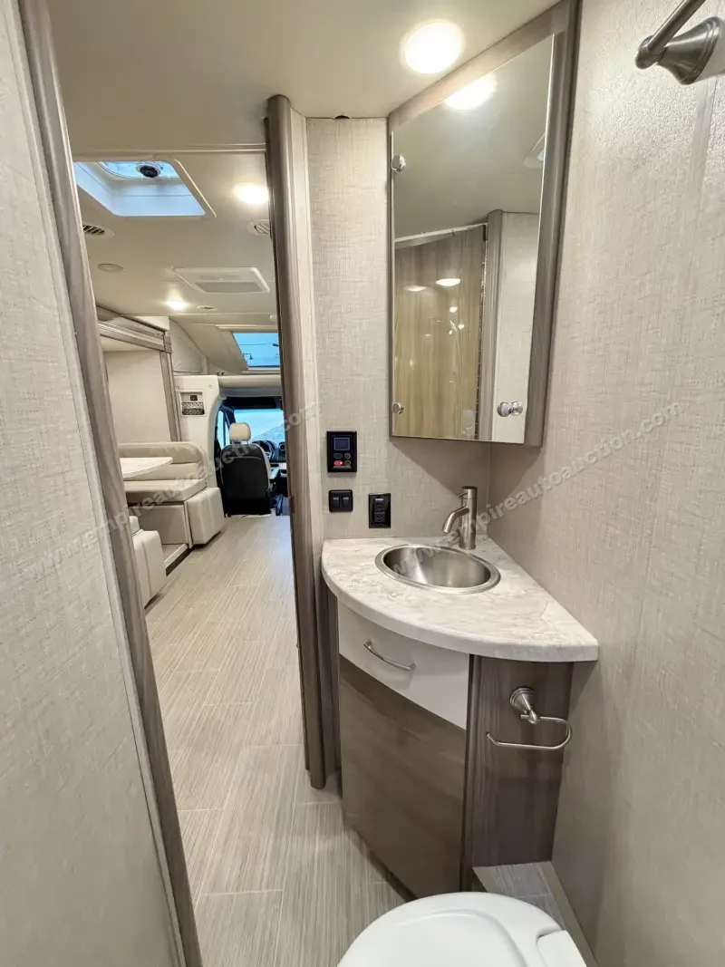 2021 Thor Motor Coach Tiburon 24TT photo 75