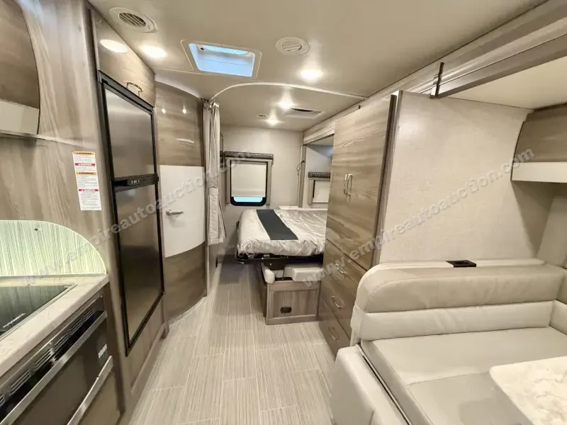 2021 Thor Motor Coach Tiburon 24TT photo 86