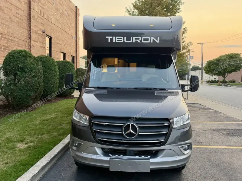 2021 Thor Motor Coach Tiburon 24TT photo 18