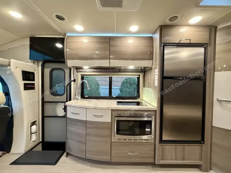 2021 Thor Motor Coach Tiburon 24TT photo 67