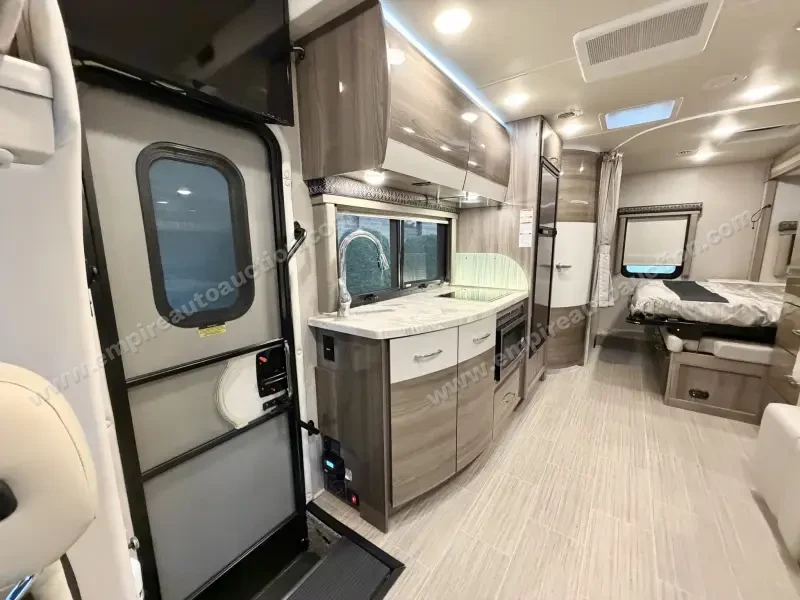 2021 Thor Motor Coach Tiburon 24TT photo 63