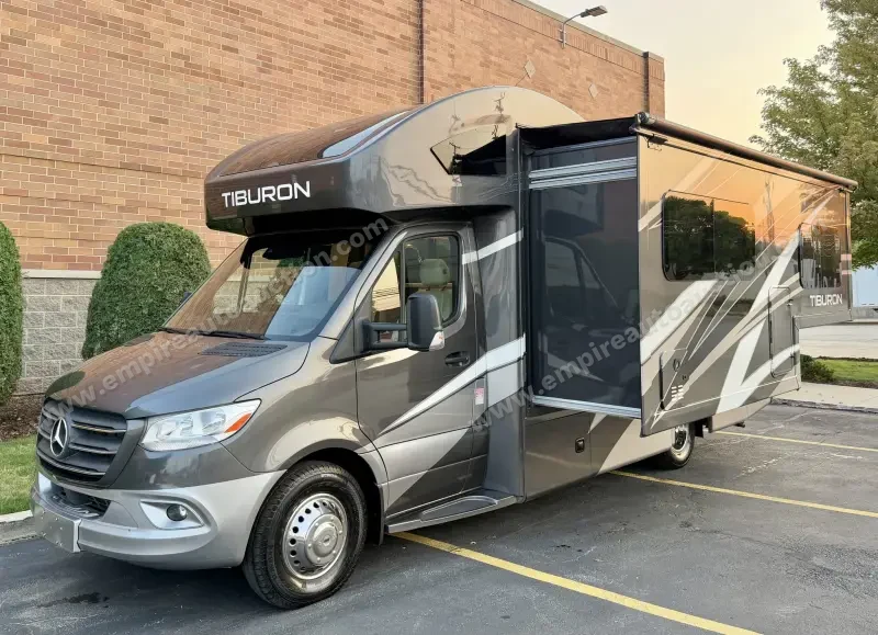 2021 Thor Motor Coach Tiburon 24TT photo 4