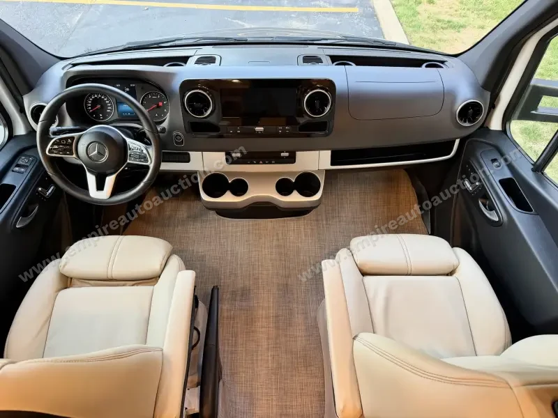 2021 Thor Motor Coach Tiburon 24TT photo 42