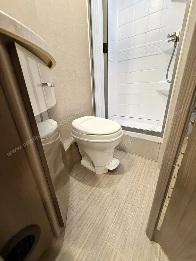 2021 Thor Motor Coach Tiburon 24TT photo 79