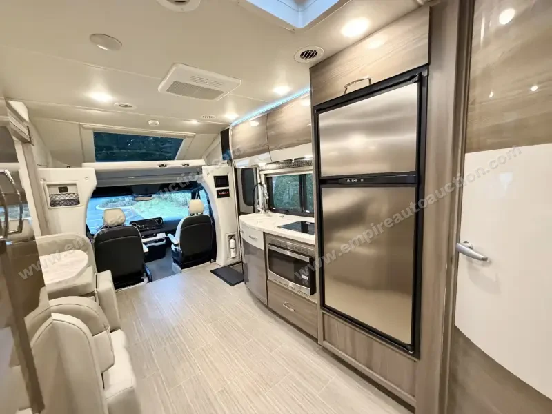 2021 Thor Motor Coach Tiburon 24TT photo 72