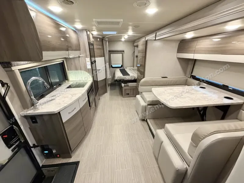 2021 Thor Motor Coach Tiburon 24TT photo 65