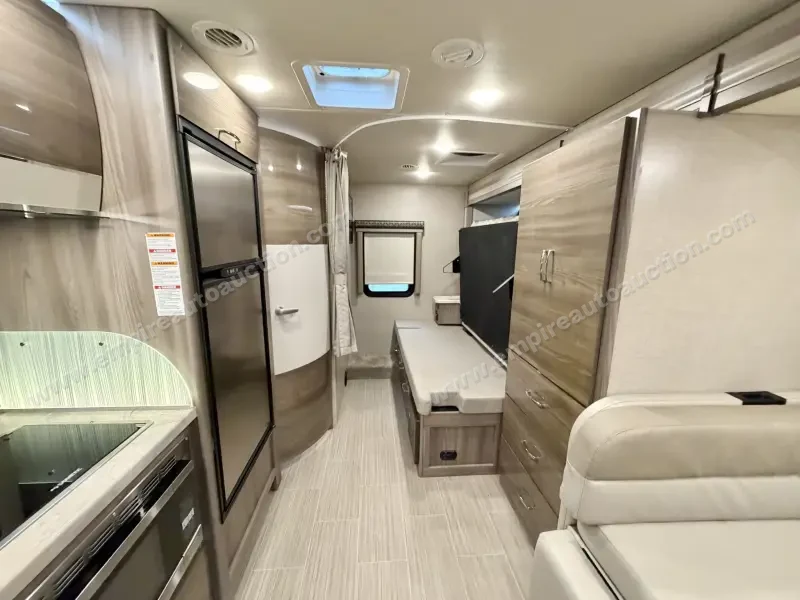 2021 Thor Motor Coach Tiburon 24TT photo 74