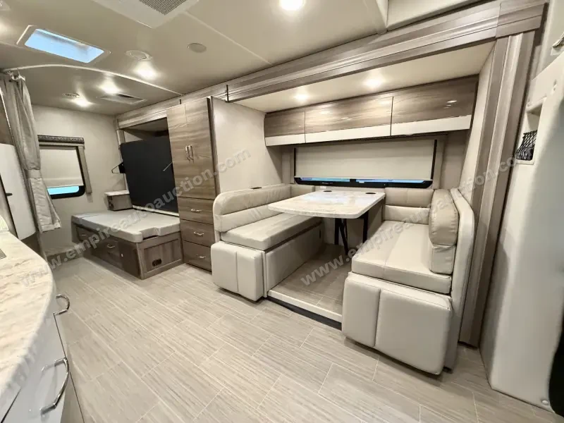 2021 Thor Motor Coach Tiburon 24TT photo 99