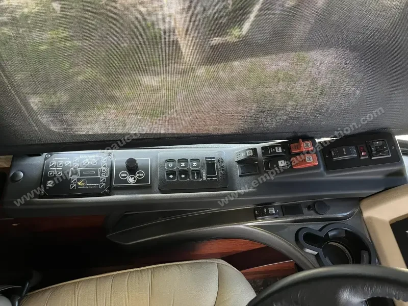 2012 American Eagle 45T Motorcoach photo 37