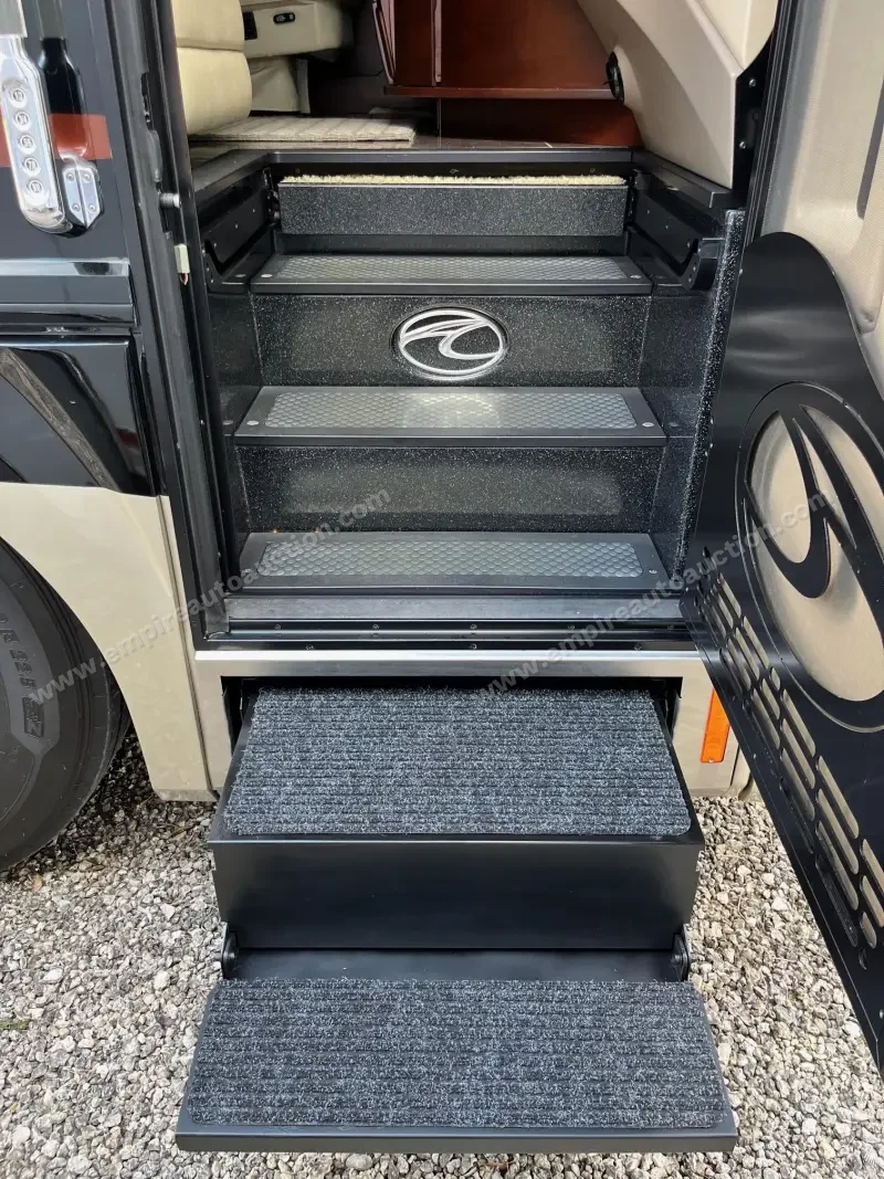2012 American Eagle 45T Motorcoach photo 32
