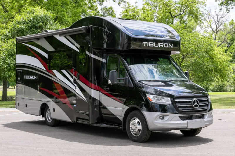 2023 Thor Motor Coach Tiburon 24FB photo 8