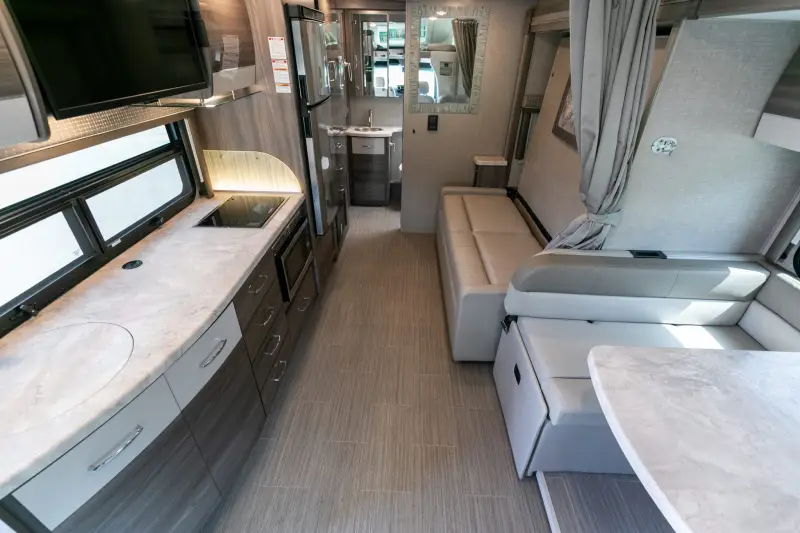 2023 Thor Motor Coach Tiburon 24FB photo 121