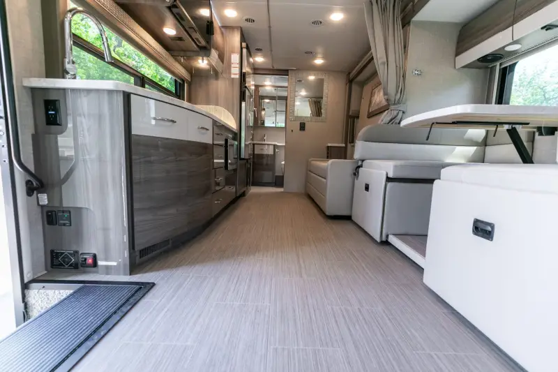 2023 Thor Motor Coach Tiburon 24FB photo 126
