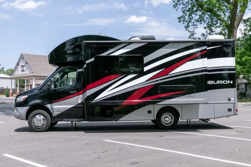 2023 Thor Motor Coach Tiburon 24FB photo 12