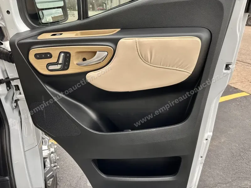 2021 Midwest Automotive Designs Passage RV photo 39